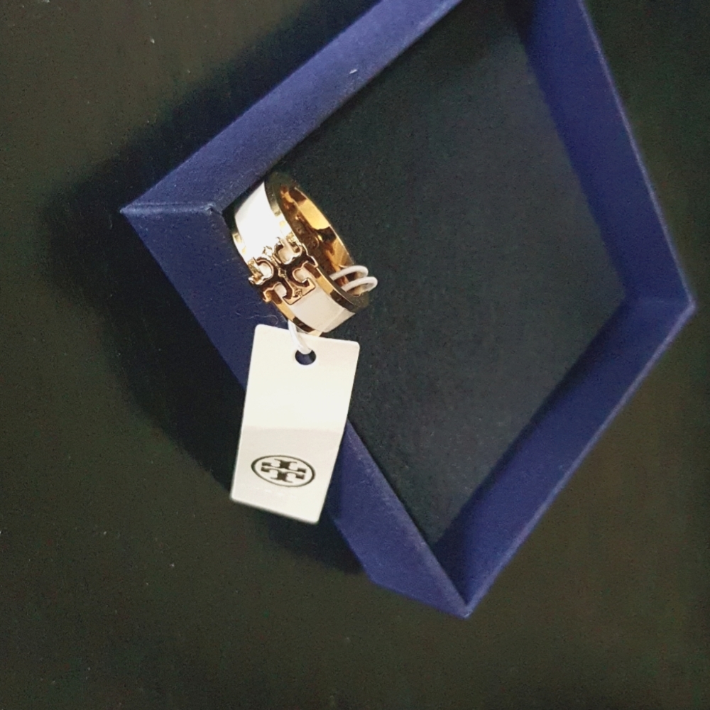 Tory Burch size 7 gold & white ring